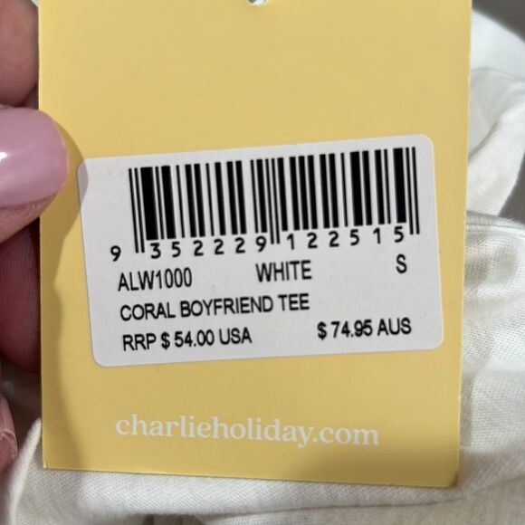 Charlie Holiday White Coral Boyfriend tee  size small size 4 NWT - Picture 12 of 12